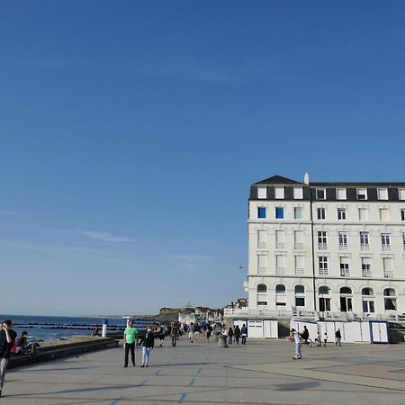 Une Pause Sur La Digue Wimereux Buitenkant foto