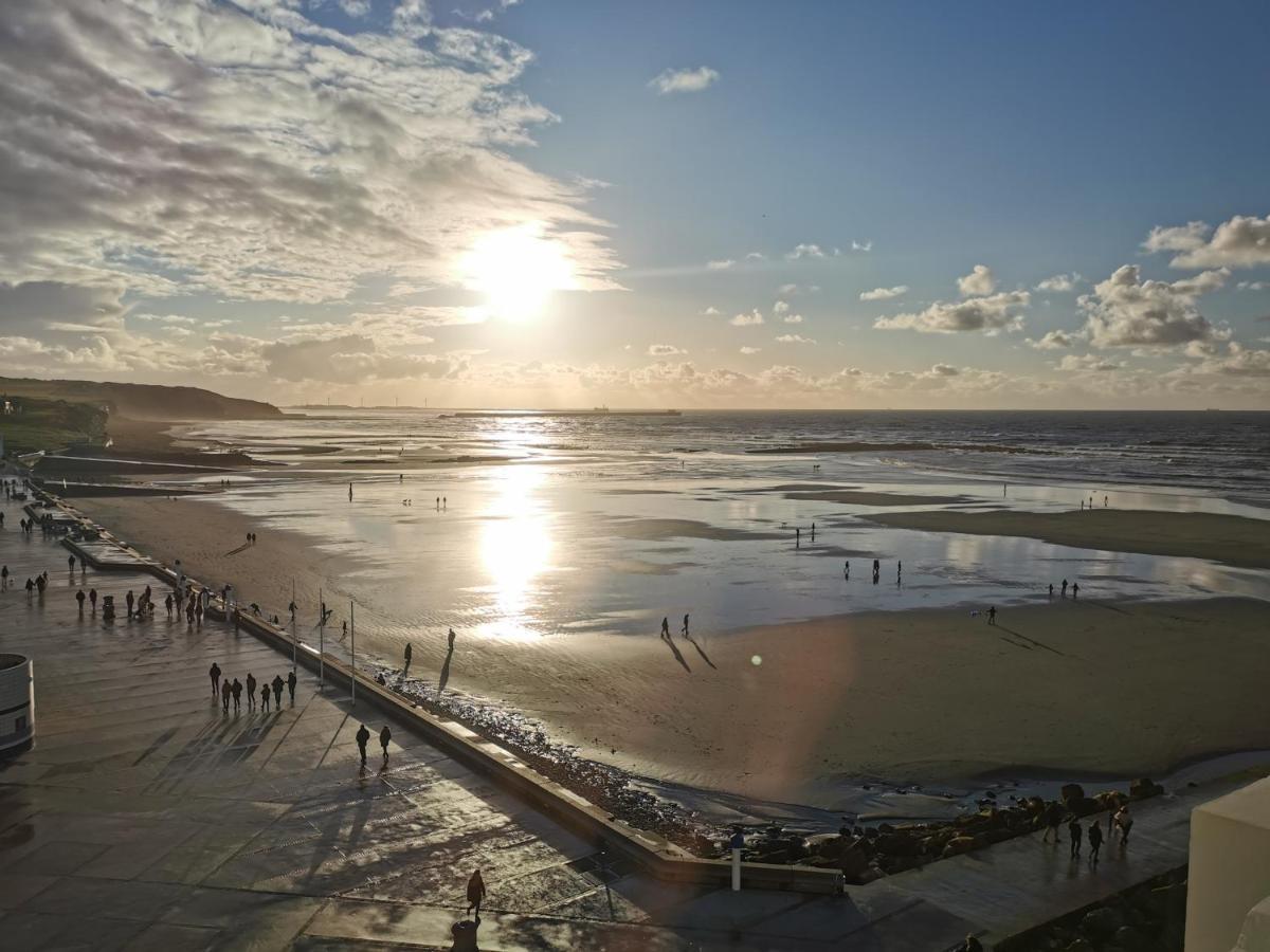 Une Pause Sur La Digue Wimereux Buitenkant foto